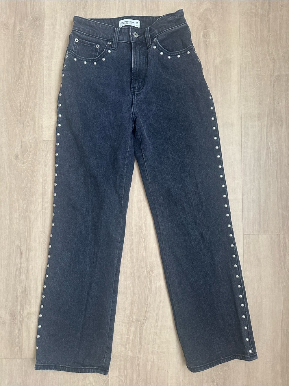 Abercrombie & Fitch 90s Relaxed High Rise Jean Pearl Size 25 Short
